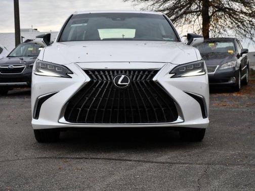 2025 Lexus ES 300h Ultra Luxury