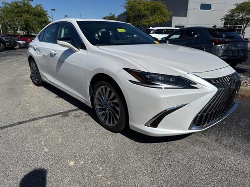 2025 Lexus ES 300h Ultra Luxury