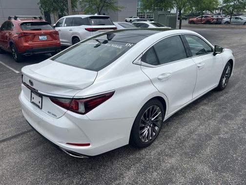 2024 Lexus ES 350 Ultra Luxury