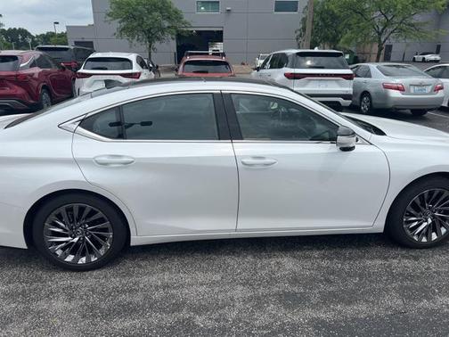 2024 Lexus ES 350 Ultra Luxury