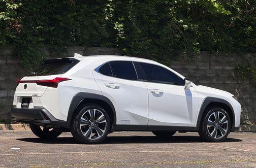 Eminent White Pearl 2020 Lexus UX 250h Base