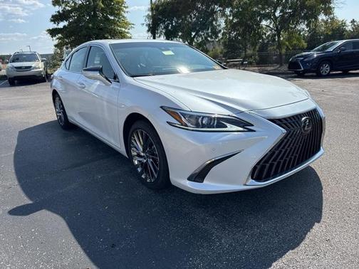 2025 Lexus ES 300h Luxury