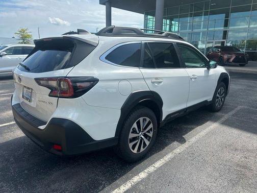 Crystal White Pearl 2025 Subaru Outback Premium