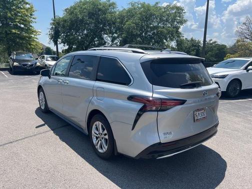 2022 Toyota Sienna Platinum 7 Passenger