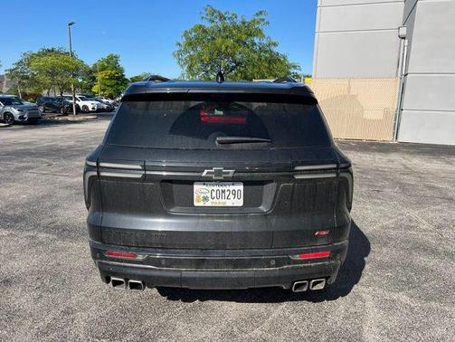 Mosaic Black Metallic 2024 Chevrolet Traverse RS