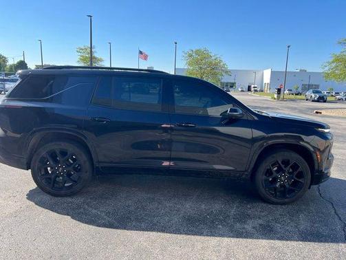 Mosaic Black Metallic 2024 Chevrolet Traverse RS