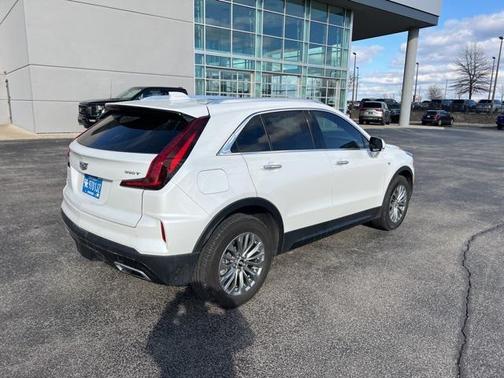 2024 Cadillac XT4 Premium Luxury