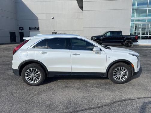 2024 Cadillac XT4 Premium Luxury