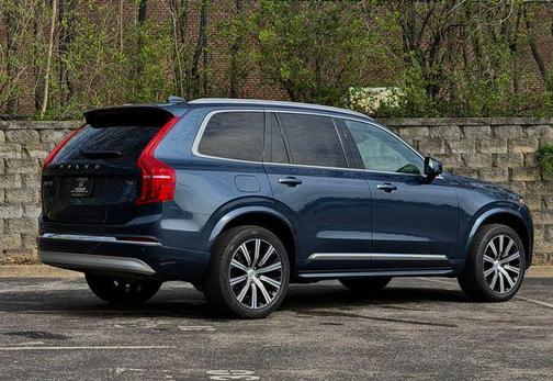 2022 Volvo XC90 T6 Inscription