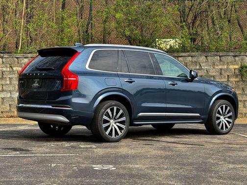 2022 Volvo XC90 T6 Inscription