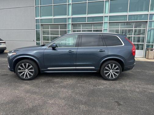 2022 Volvo XC90 T6 Inscription