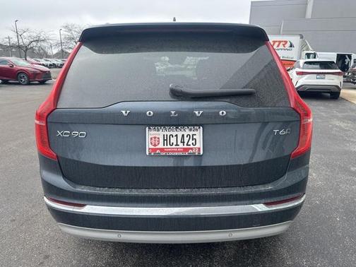 2022 Volvo XC90 T6 Inscription