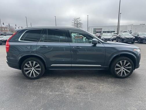 2022 Volvo XC90 T6 Inscription