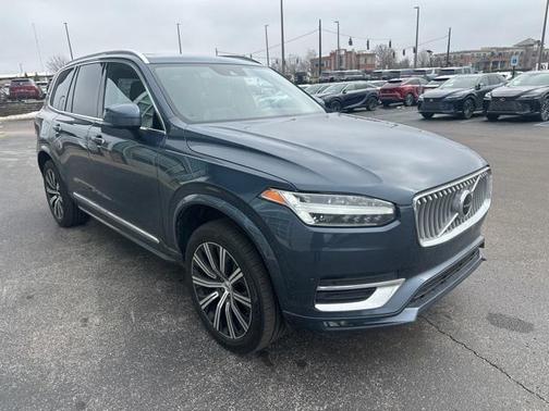 2022 Volvo XC90 T6 Inscription