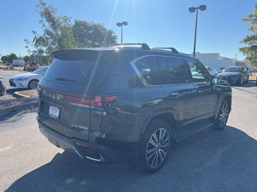 2025 Lexus LX 700h Luxury