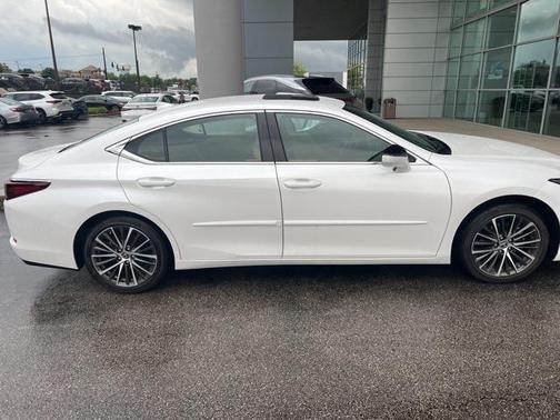 2023 Lexus ES 350 Base