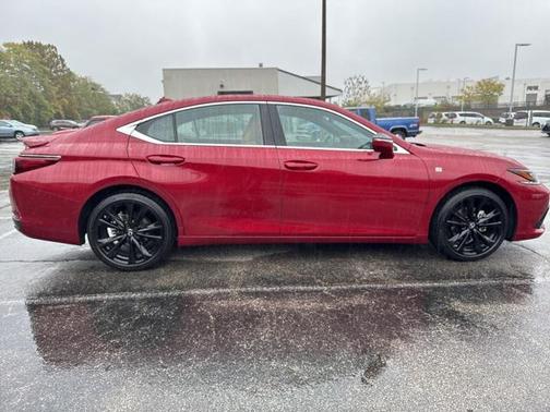 2025 Lexus ES 300h F SPORT