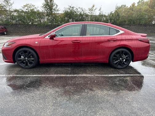 2025 Lexus ES 300h F SPORT