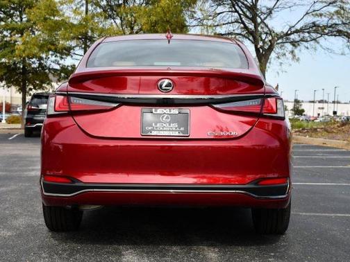 2025 Lexus ES 300h F SPORT