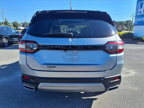 Lunar Silver Metallic 2024 Honda Pilot