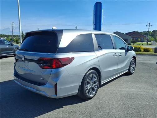 Solar Silver Metallic 2025 Honda Odyssey