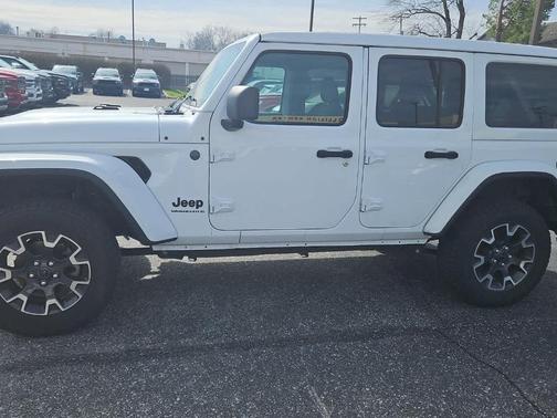Bright White Clearcoat 2025 Jeep Wrangler Sahara