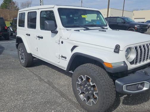Bright White Clearcoat 2025 Jeep Wrangler Sahara