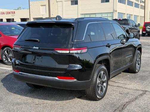 Diamond Black 2023 Jeep Grand Cherokee 4xe Base