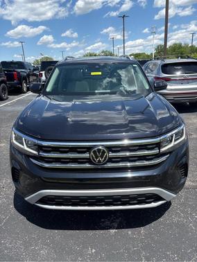 Deep Black Pearl Effect 2023 Volkswagen Atlas 3.6L SEL