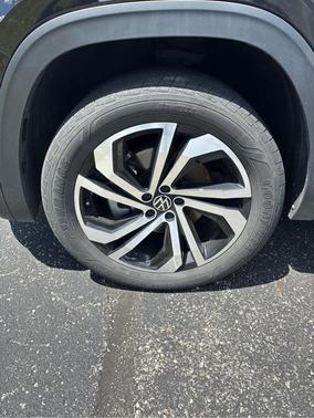 Deep Black Pearl Effect 2023 Volkswagen Atlas 3.6L SEL