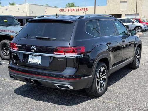 Deep Black Pearl Effect 2023 Volkswagen Atlas 3.6L SEL