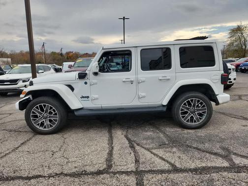 2022 Jeep Wrangler Unlimited 4xe Sahara