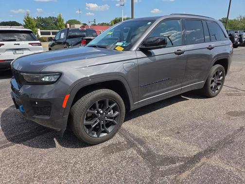 Metallic 2023 Jeep Grand Cherokee 4xe Base