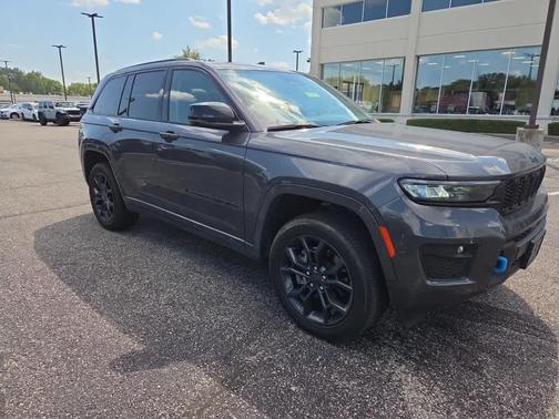 Metallic 2023 Jeep Grand Cherokee 4xe Base