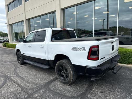 Bright White Clearcoat 2022 RAM 1500 Big Horn