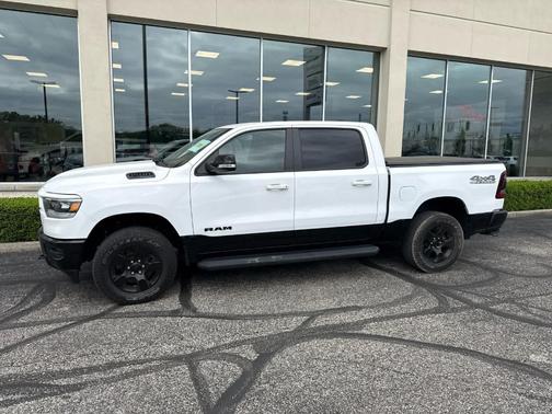 Bright White Clearcoat 2022 RAM 1500 Big Horn