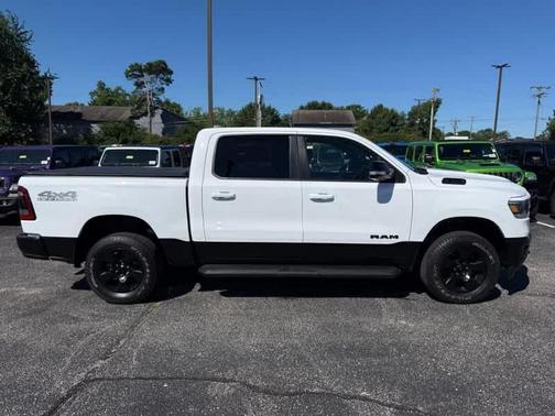 Bright White Clearcoat 2022 RAM 1500 Big Horn