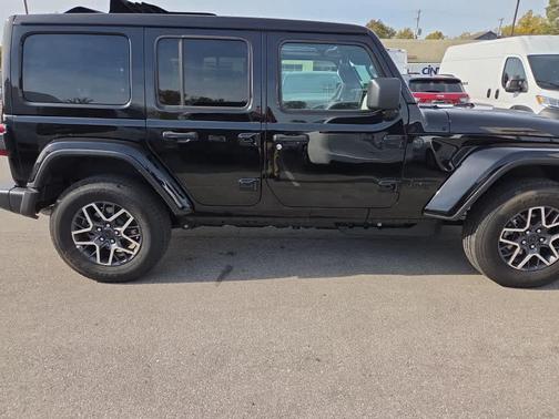 Black Clearcoat 2026 Jeep Wrangler Sahara