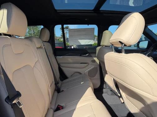 2025 Jeep Grand Cherokee 4xe Base