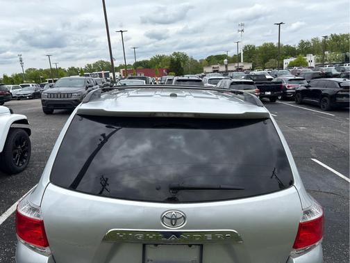 Classic Silver Metallic 2012 Toyota Highlander