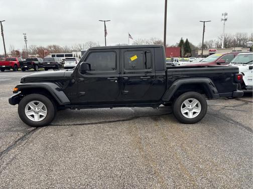 2022 Jeep Gladiator Sport