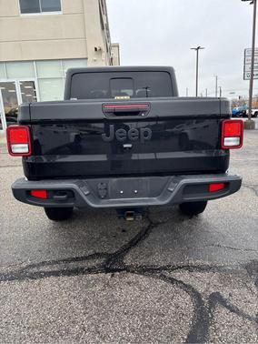 2022 Jeep Gladiator Sport