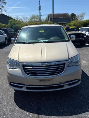 Cashmere / Sandstone Pearlcoat 2016 Chrysler Town & Country Touring-L