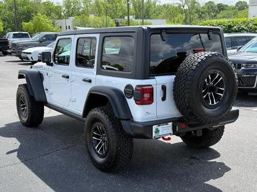Bright White Clearcoat 2025 Jeep Wrangler Rubicon