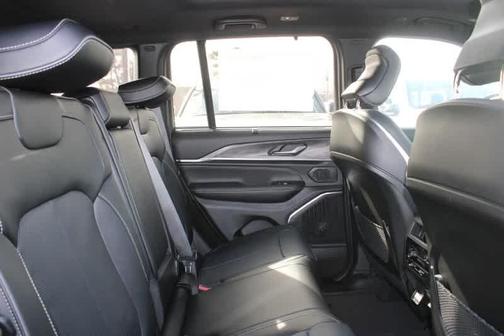 2025 Jeep Grand Cherokee Overland