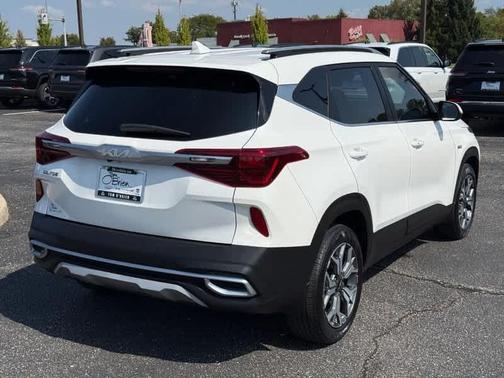 2023 Kia Seltos EX