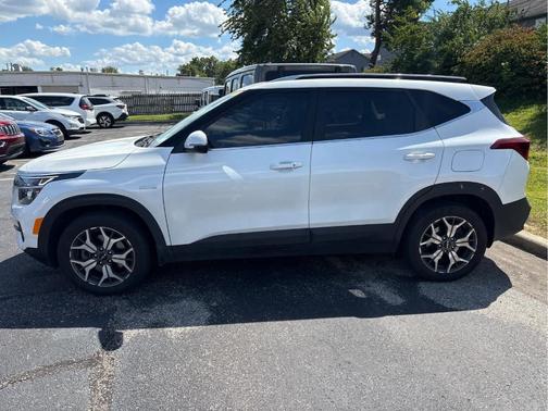 2023 Kia Seltos EX