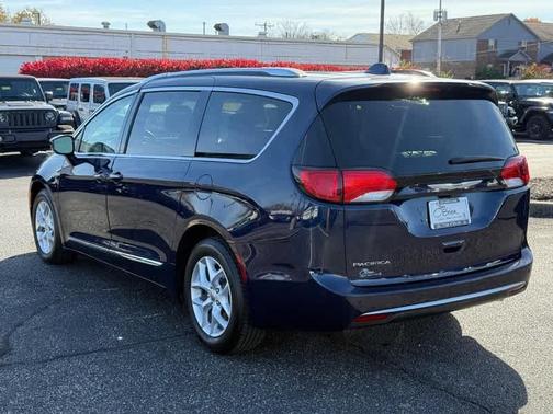 2018 Chrysler Pacifica Touring-L