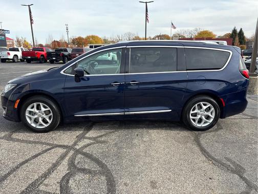 2018 Chrysler Pacifica Touring-L