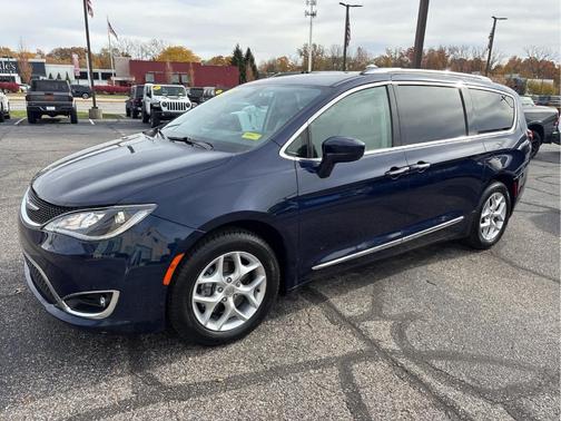 2018 Chrysler Pacifica Touring-L